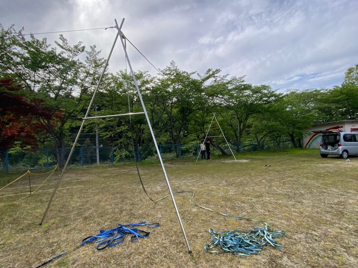 廃校アスレチック施設「ういこっちゃね」のメンバーへロデオラインの基本レクチャー｜三重県いなべ市